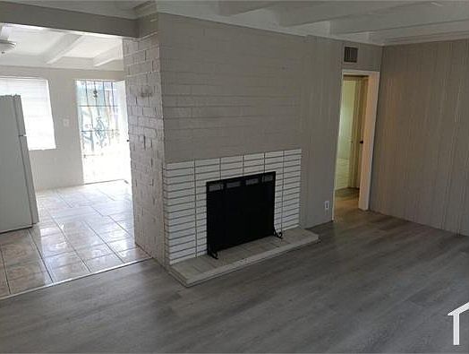 3rd image of 1911 Stewart Ave #2