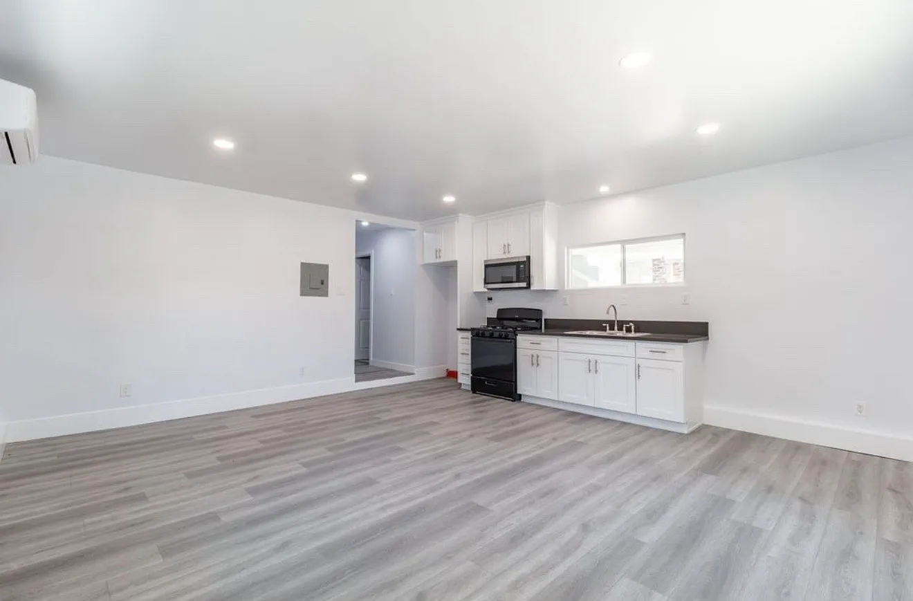 1 bed, 601 sqft, $2,300 — Photo 3