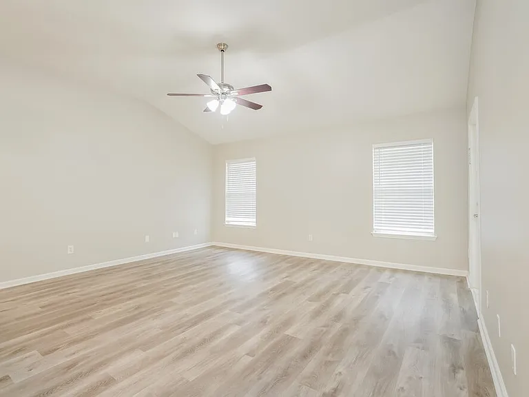 195 Dover Bluff Dr — Photo 5