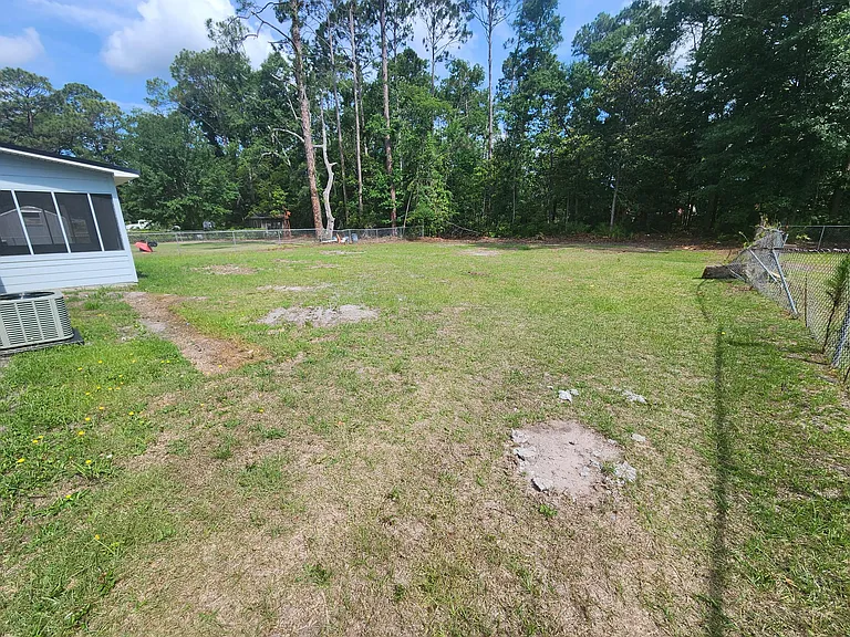 535 Azalea St — Photo 16