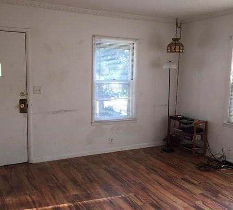 4th image of 1210 Charleston St