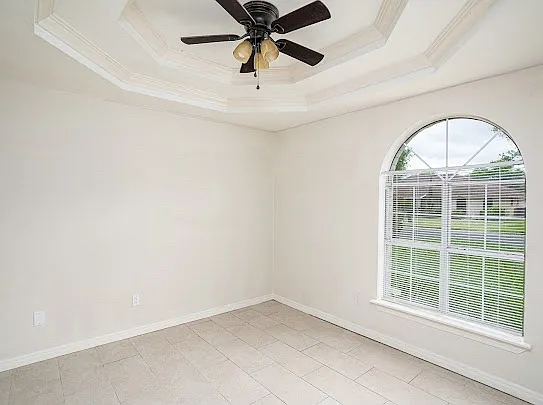 119 E Gardenia Ave — Photo 7