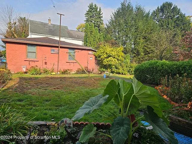 624 Court St — Photo 14