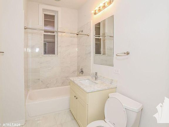 4th image of 854 W Armitage Ave #128
