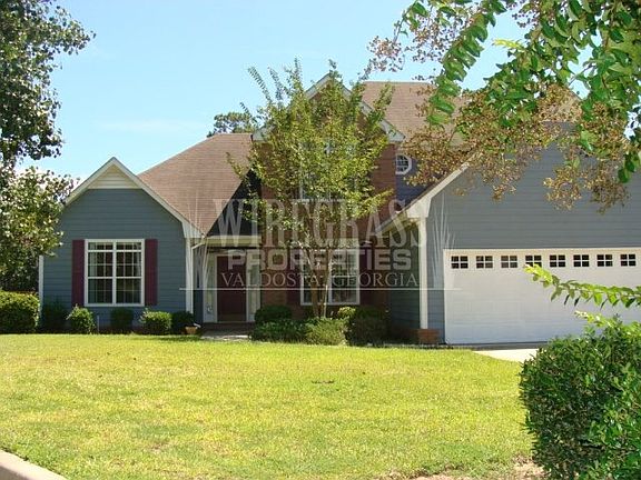 2nd image of 2004 Oakdale Dr