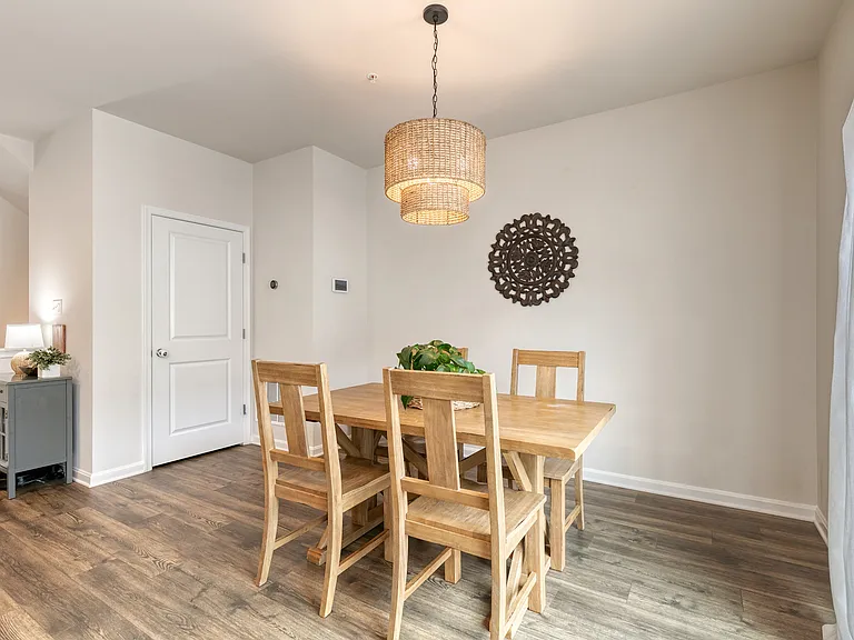 2050 Hinshaw Dr — Photo 25