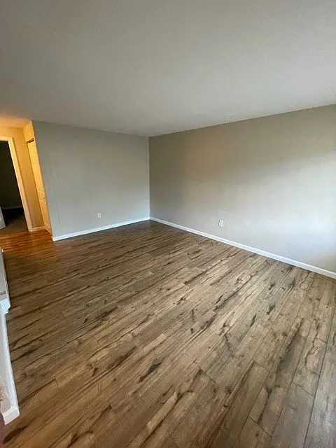 27 E Main St — Photo 3