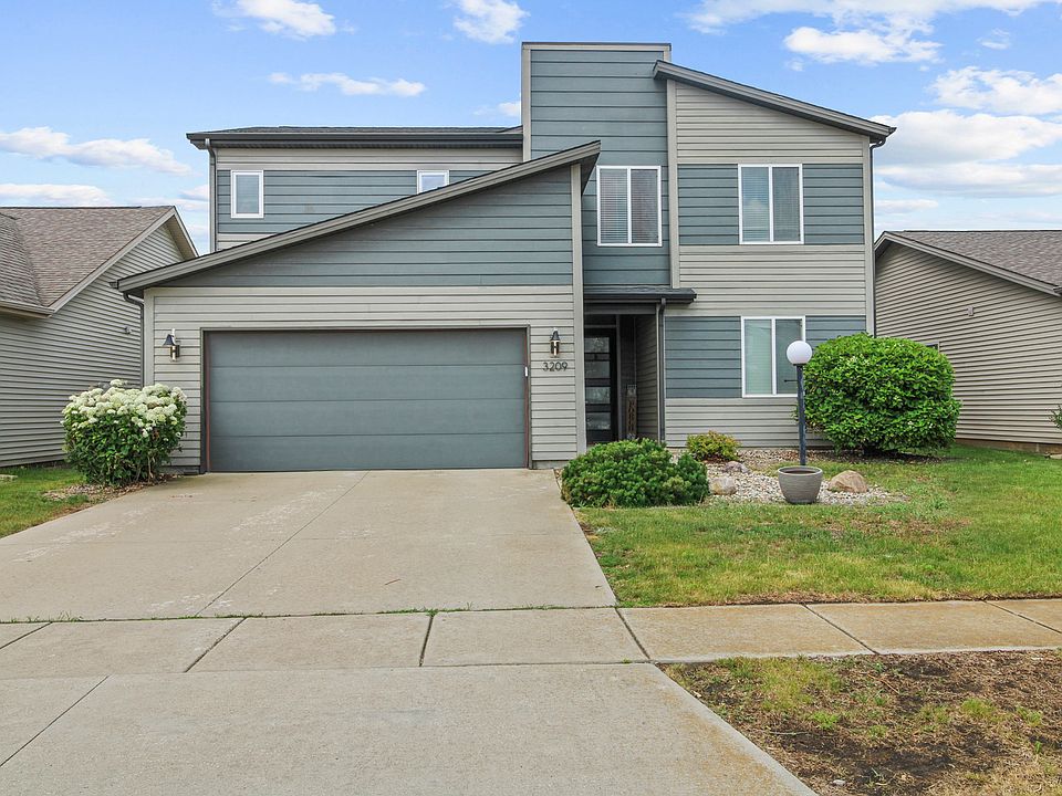 1st image of 3209 Stanley Ln