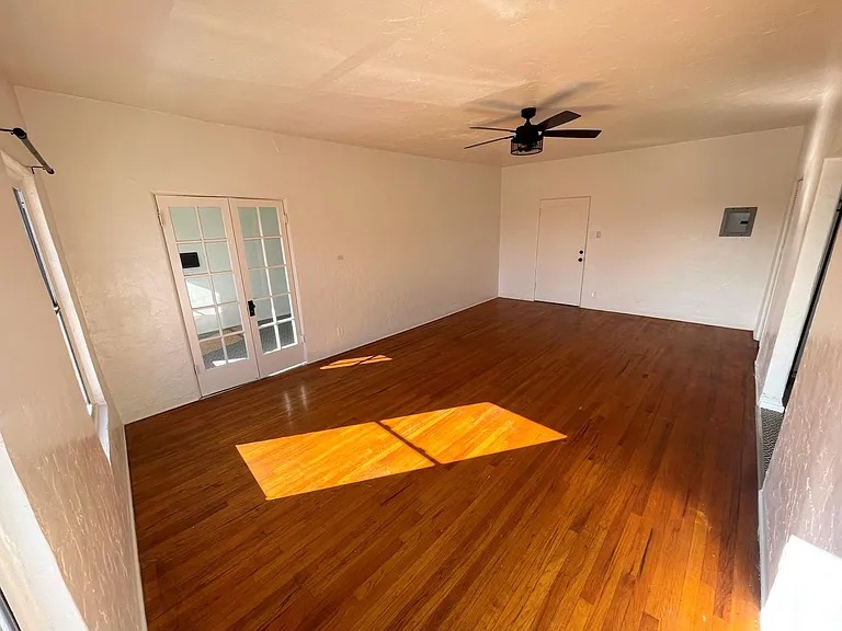 2110-2126 Thompson Blvd #&-275-287 — Photo 8