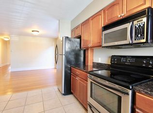 108 Broadway St APT 2-C, Newport, RI 02840