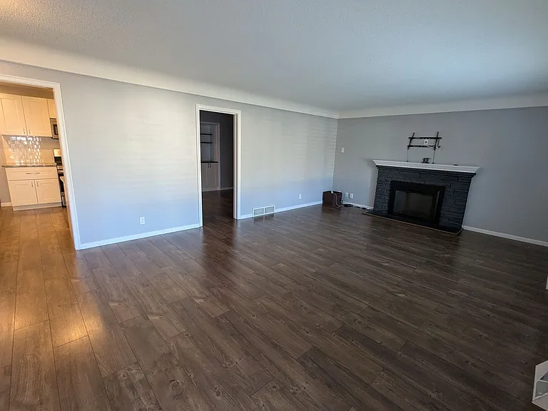 6228 Newton Ave S — Photo 17