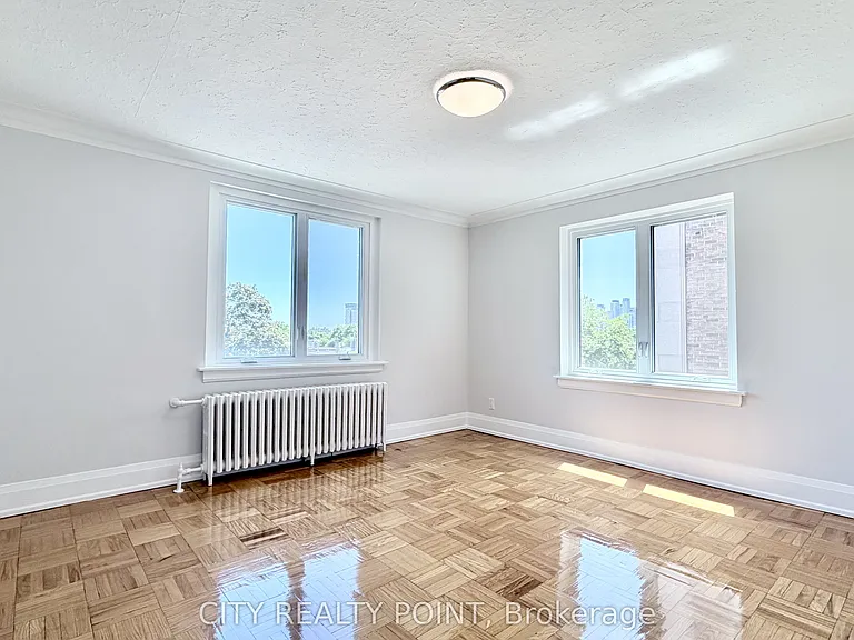 398 Avenue Rd #521 — Photo 2