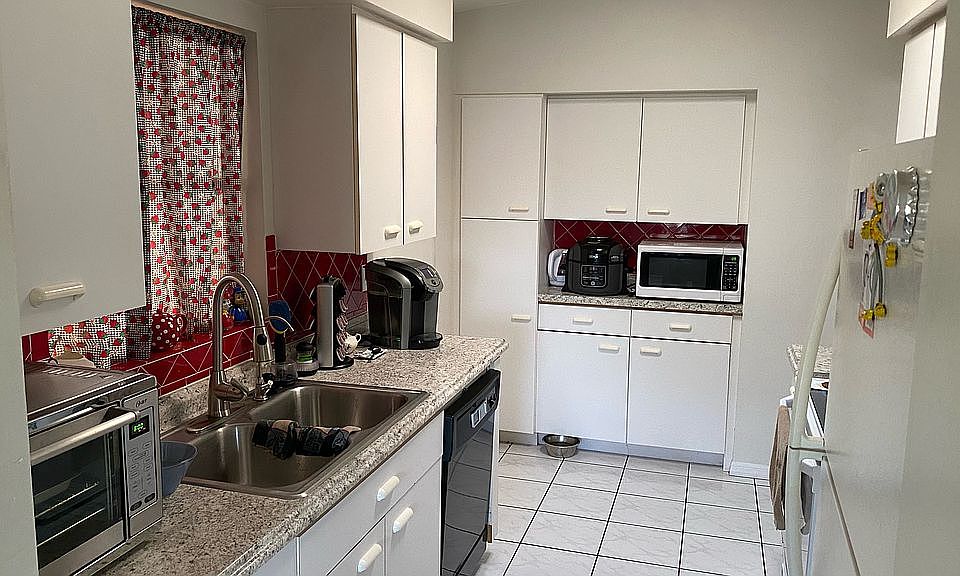 1st image of 548 La Gorce Dr