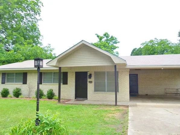 203 Main St, Hooks, TX 75561