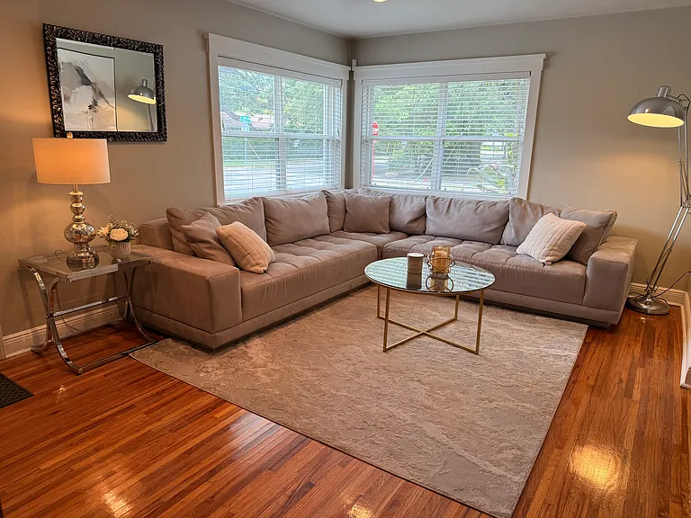 4202 W Palmira Ave — Photo 4