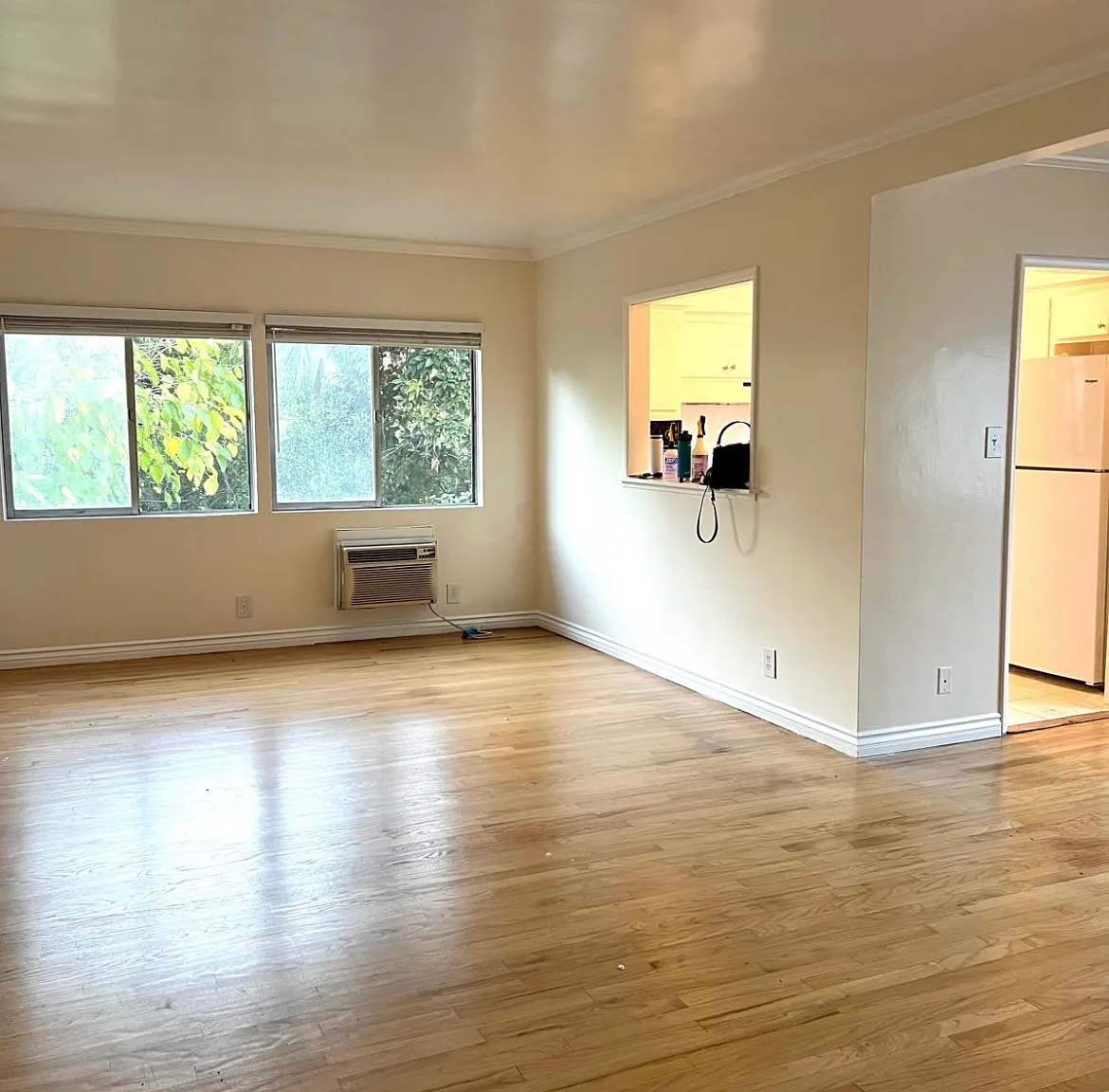 Coldwater Canyon Ave, Sherman Oaks — Photo 1