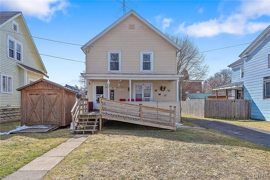 608 Seneca St photo 1