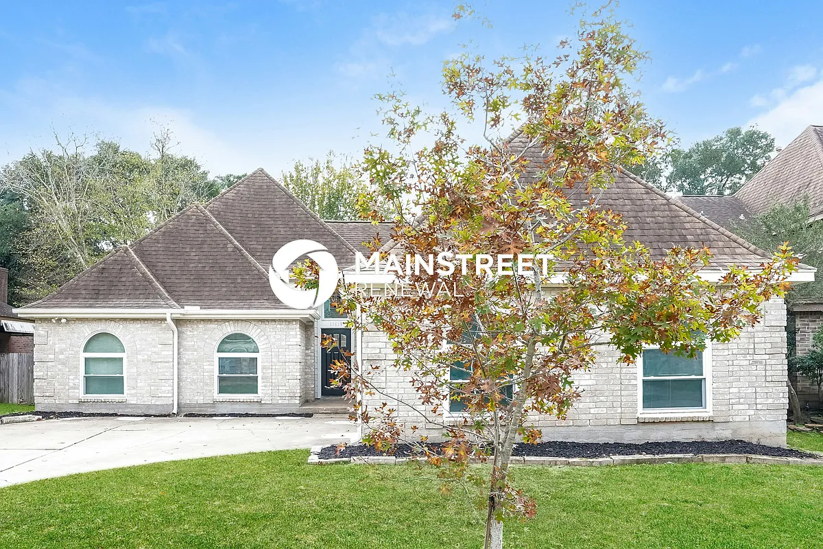 Front View - 15619 Fern Ridge Dr