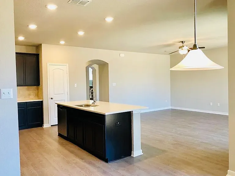 2708 Beutel Rd — Photo 8