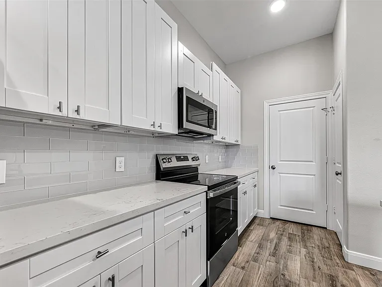 504 Nursery Rd #1203 — Photo 9