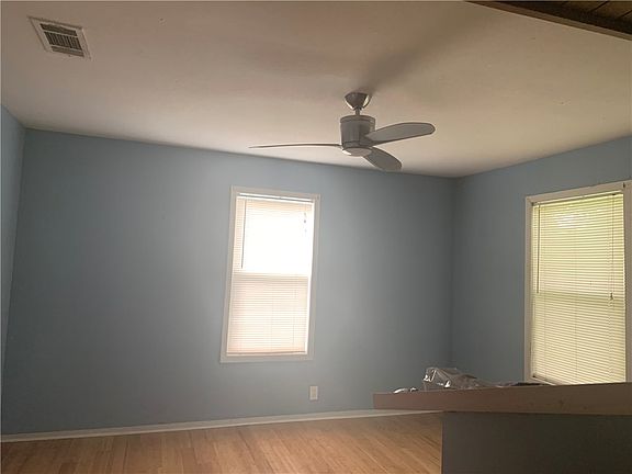 3rd image of 4406 Norwood Ln