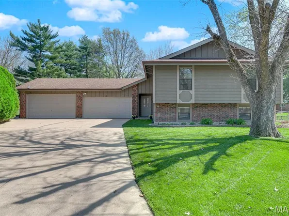 16 Steven Brent Ct, Saint Peters, MO 63376