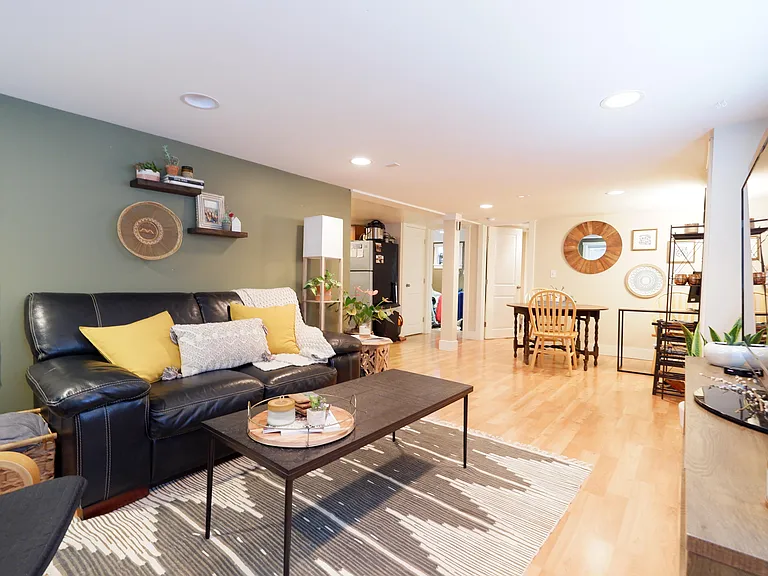 515 W McGraw St #B — Photo 1