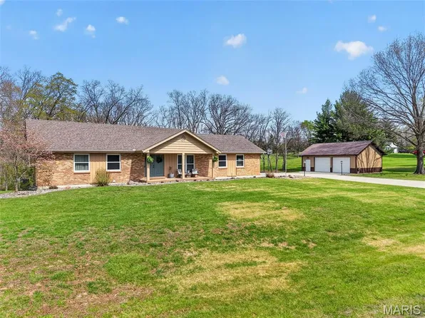 4 Palomino Ct, Wentzville, MO 63385