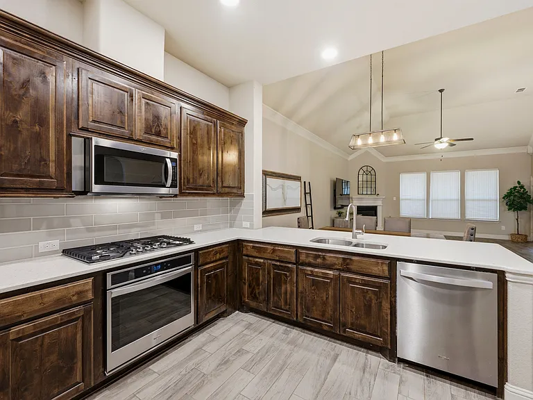 816 Brookstone Ct — Photo 5