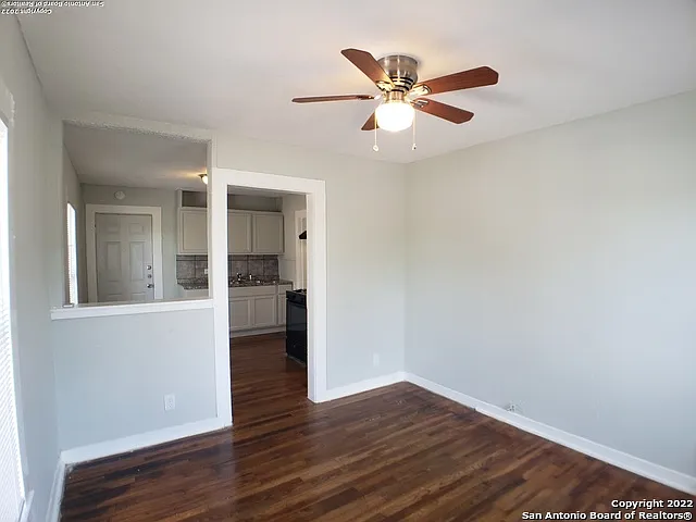 205 W Lambert St — Photo 7