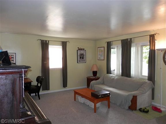 5th image of 1004 N Ohio Ct