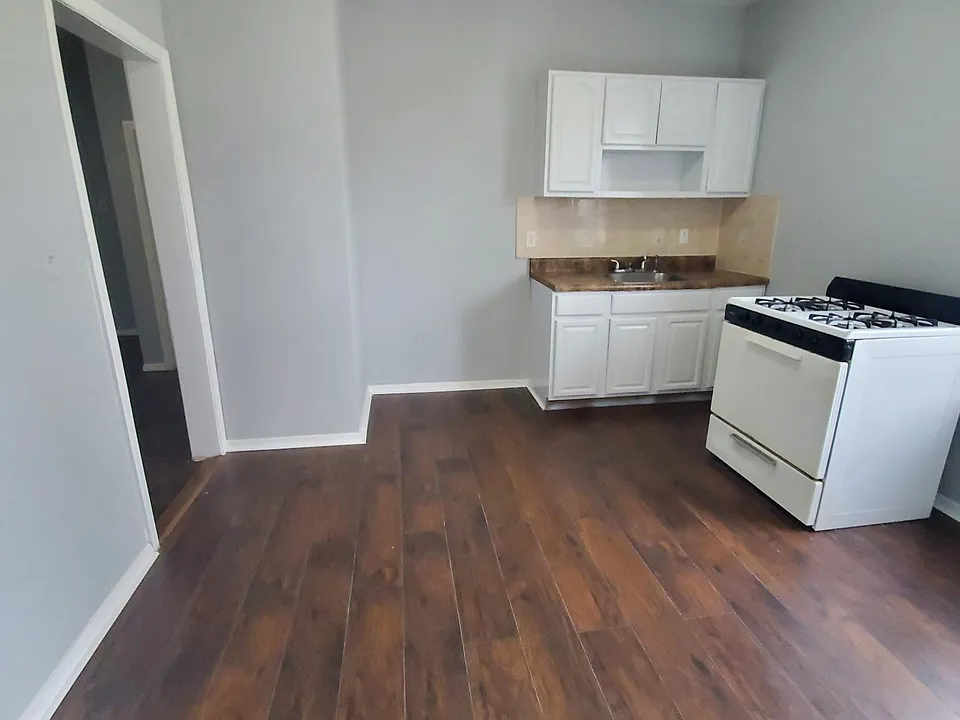 3 Bedrooms at 96 Hillcrest Ter #9, East Orange NJ — photo 1