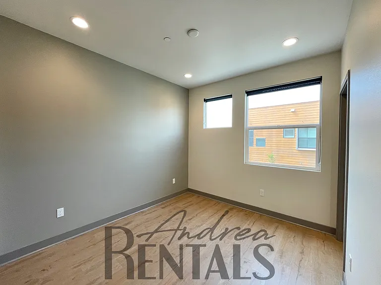 1409 Prescott St — Photo 12