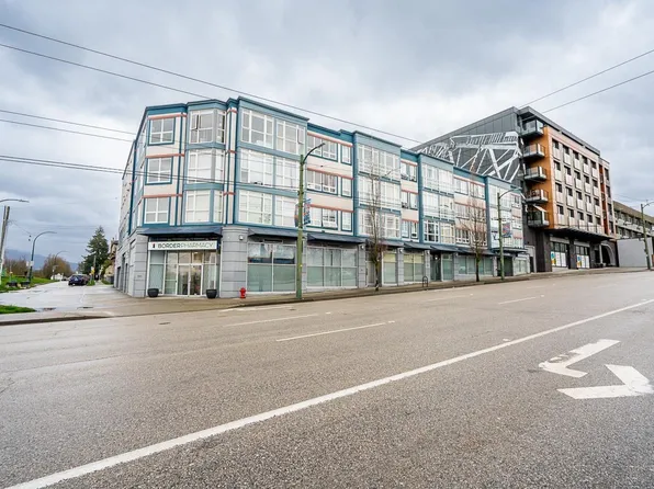 3423 Hastings St E #303, Vancouver, BC V5K 2A5