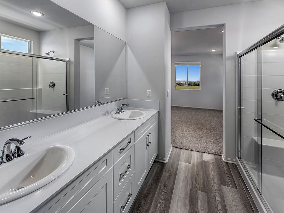 Primary bathroom in the 3014 floorplan at a Meritage Homes community in Temecula, CA.