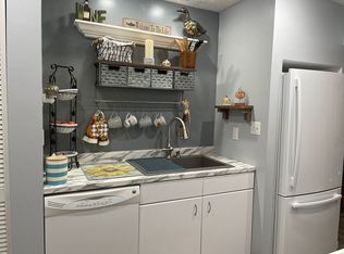 179 Cedar Ln, Petersburg, IL 62675