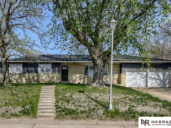 428 S 3rd St, Seward, NE 68434