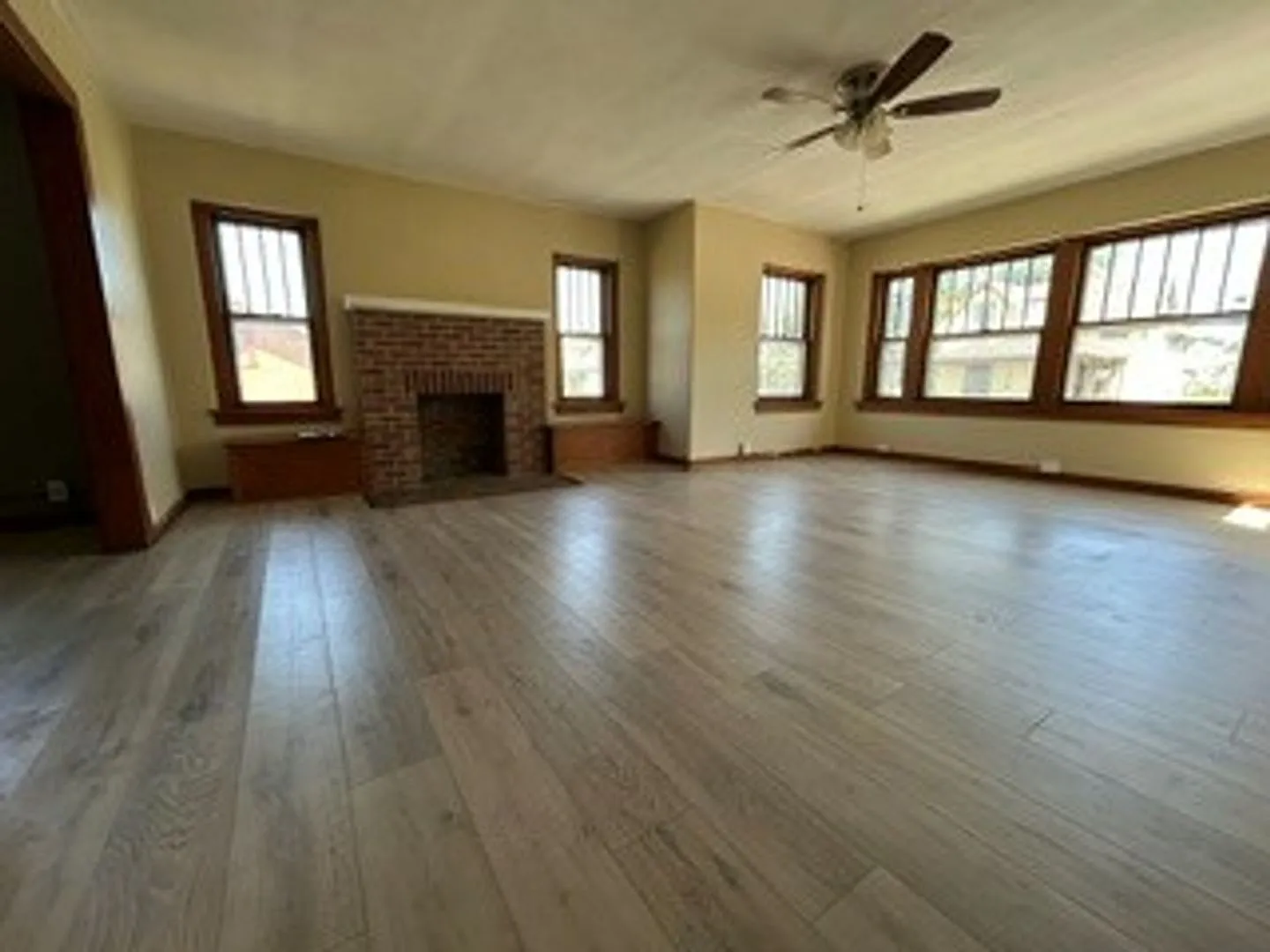 Spacious Apartment! — Photo 3