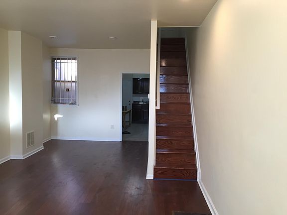 2nd image of 2564 Emerald St