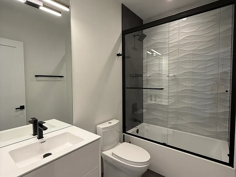 719 N Elizabeth St #3N — Photo 3