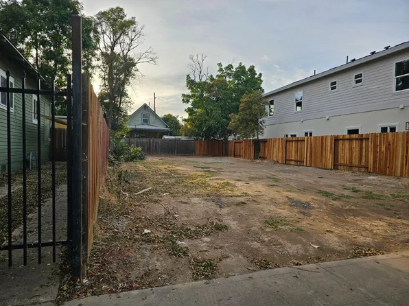 3010 40th St, Sacramento, CA 95817