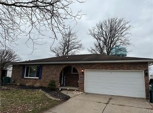 1352 Dangelo Dr, North Tonawanda, NY