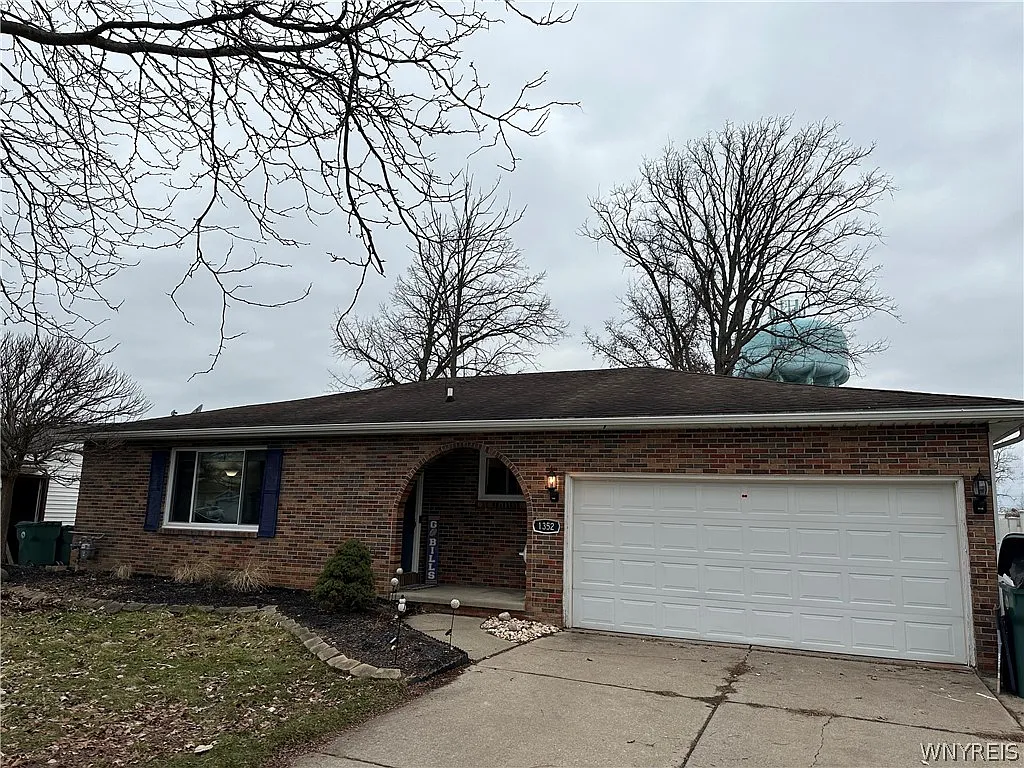 1352 Dangelo Dr photo 1
