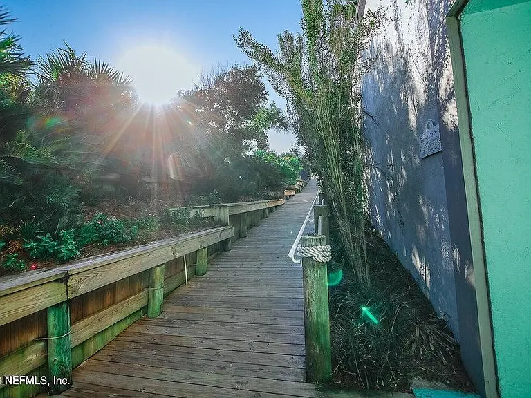 692 Sand Isles Cir — Photo 47