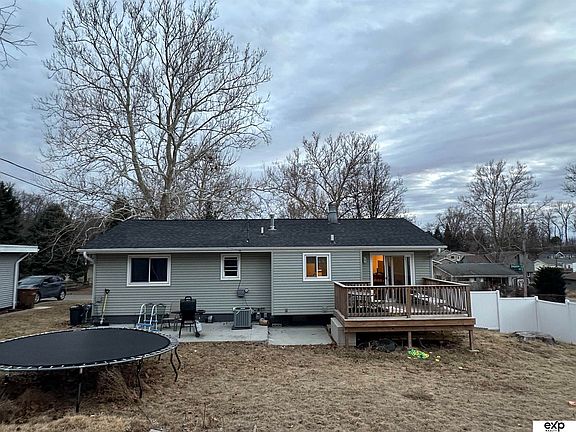 4th image of 2004 Pleasantview Ln