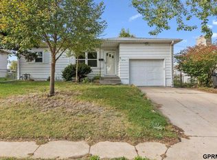 2714 S 60th St, Omaha, NE 68106