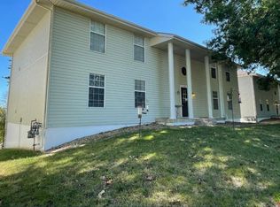 205 NW Barr Rd #B, Grain Valley, MO 64029