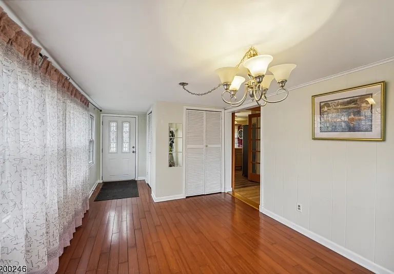 23 Crescent Dr — Photo 2