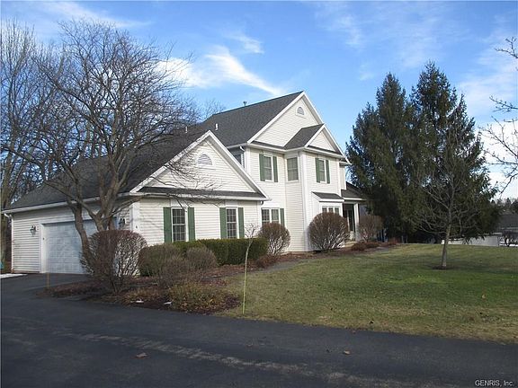 2nd image of 4 Babcock Farms Ln