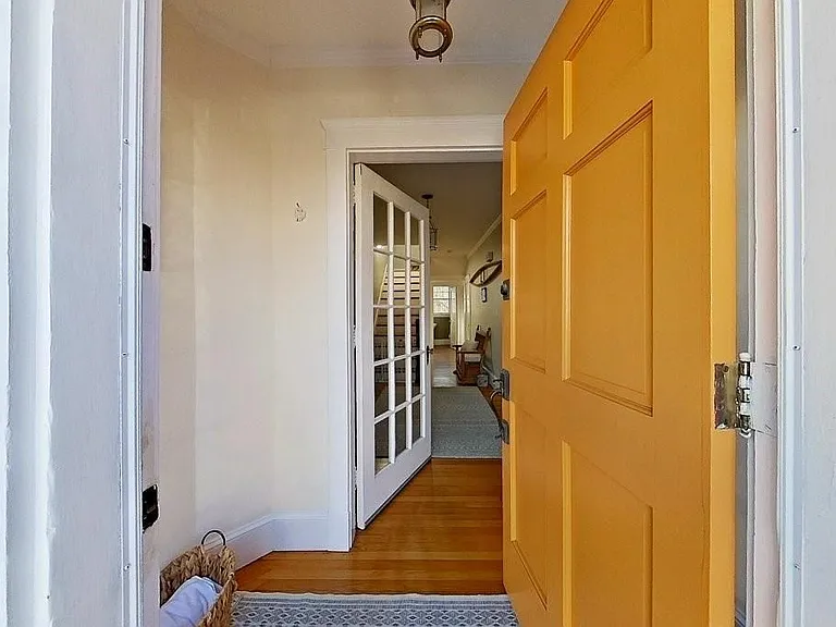 27 Cranston Ave — Photo 3